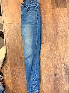 le chateau Blue Lace-Up Ankle Skinny Jeans